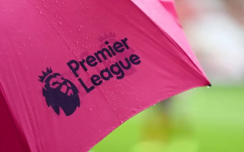 شائعات الإقالة.. مدرب أحد عمالقة الدوري الإنجليزي يواجه الطرد